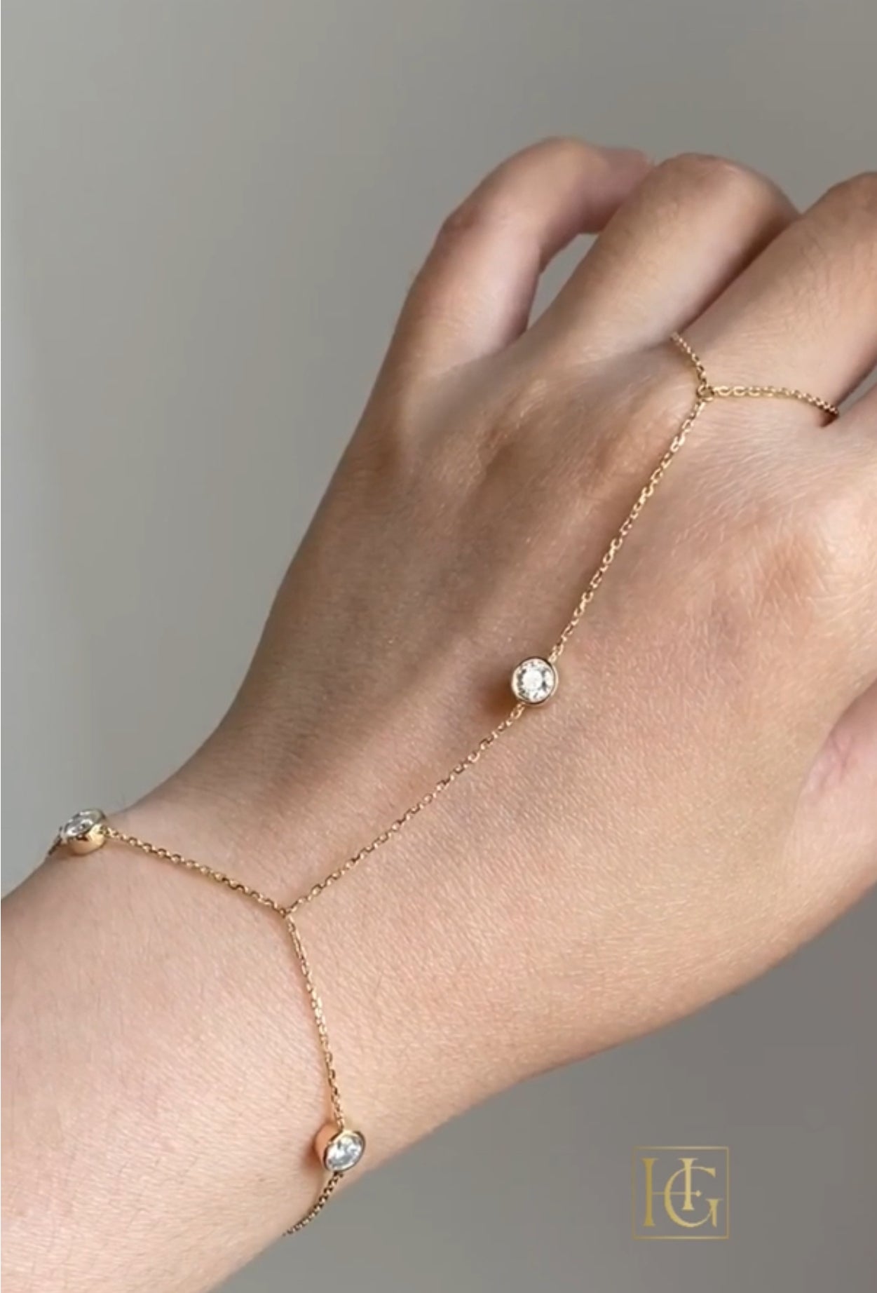 Exclusive Hudson Grandeur handchain in 14K gold