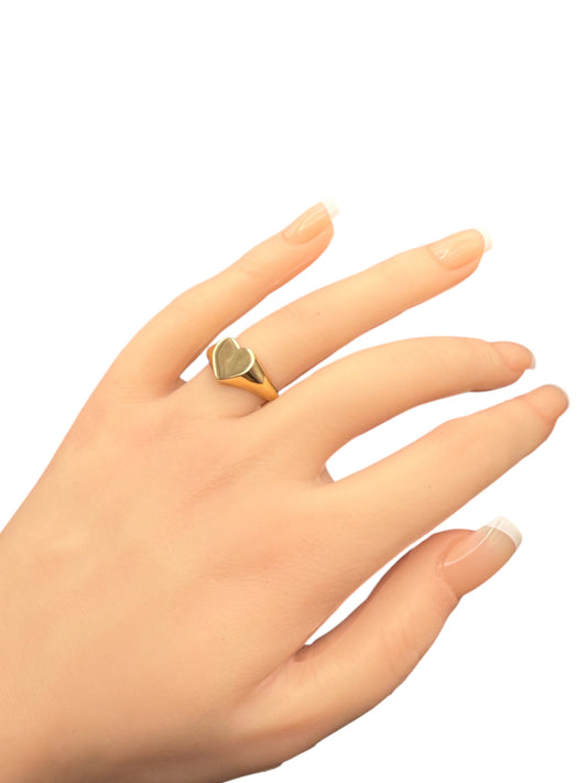 K18 Classic Heart Signet Ring, Size 7