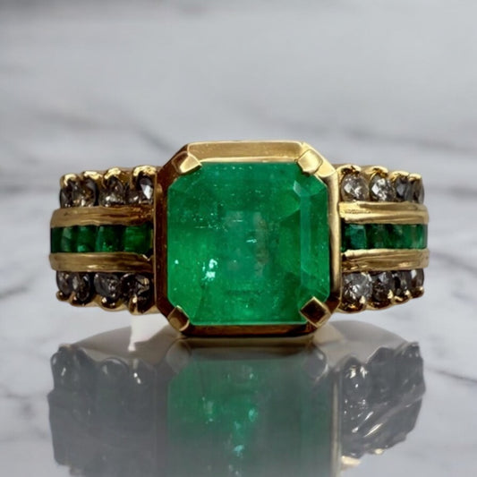 Vintage 18K Yellow Gold Emerald & Diamond Ring – 1.71ct Natural Emerald