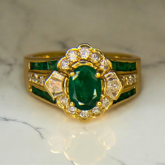 Estate Mid Century 18 K Emerald Majesty Ring